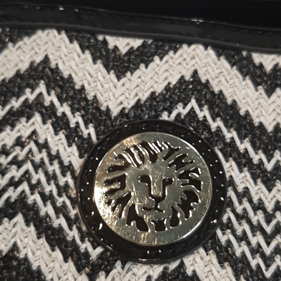 Handbag - Picture 9 of 9